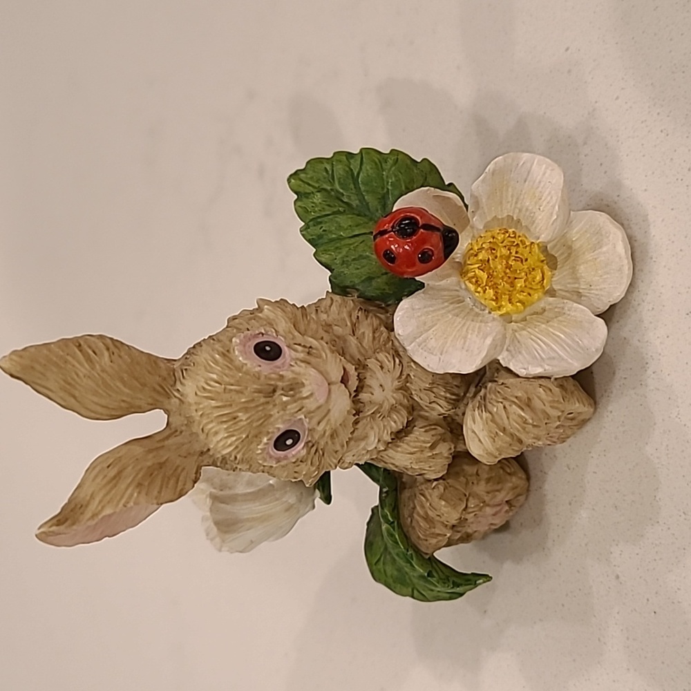 Easter Bunny 🐰 Spring Decor